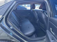 2023 Hyundai Elantra 1.5L CVT LUX Premium — фото 12