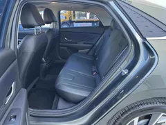 2023 Hyundai Elantra 1.5L CVT LUX Premium — фото 13