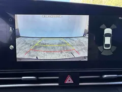 2023 Hyundai Elantra 1.5L CVT LUX Premium — фото 18