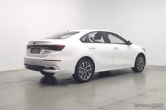 2021 Kia Cerato 1.5L IVT, белый — фото 2