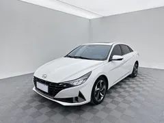 2022 Hyundai Elantra 1.5L CVT LUX Premium, белый — фото 1