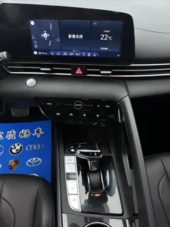 2022 Hyundai Elantra 1.5L CVT LUX Premium, белый — фото 16