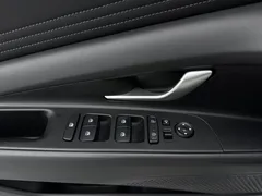 2022 Hyundai Elantra 1.5L CVT LUX Premium, белый — фото 17