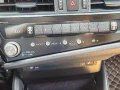 2022 Lexus ES 200 Excellence, белый — фото 18