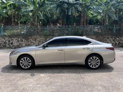 2021 Lexus ES 200 Excellence — фото 3