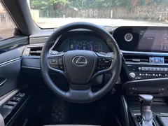 2021 Lexus ES 200 Excellence — фото 4