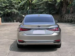 2021 Lexus ES 200 Excellence — фото 7