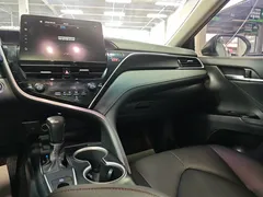 2023 Toyota Camry 2.0G Luxury, белый — фото 8