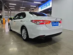 2023 Toyota Camry 2.0G Luxury, белый — фото 12
