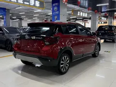 2022 Toyota Yaris L Zhixuan X 1.5L CVT Luxury Plus, красный — фото 7