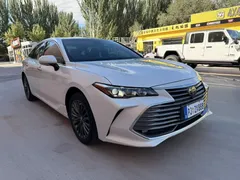 2022 Toyota Avalon 2.0L XLE Premium, белый — фото 3