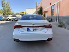 2022 Toyota Avalon 2.0L XLE Premium, белый — фото 8