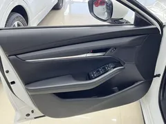 2023 Mazda Mazda3 2.0L AT, белый — фото 14