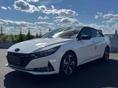 2022 Hyundai Elantra 1.5L CVT LUX Premium, белый — фото 1