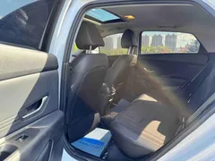 2022 Hyundai Elantra 1.5L CVT LUX Premium, белый — фото 8