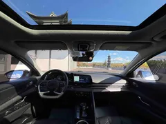 2022 Hyundai Elantra 1.5L CVT LUX Premium, белый — фото 16