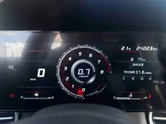 2022 Hyundai Elantra 1.5L CVT LUX Premium, белый — фото 21