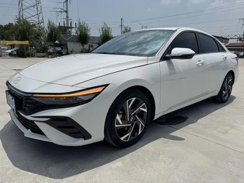 2023 Hyundai Elantra 1.5L CVT LUX Premium