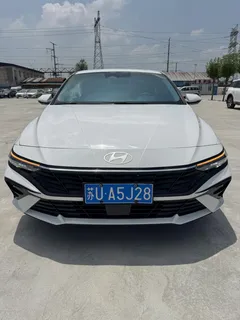 2023 Hyundai Elantra 1.5L CVT LUX Premium, белый — фото 2