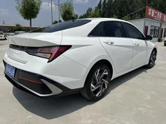 2023 Hyundai Elantra 1.5L CVT LUX Premium, белый — фото 7