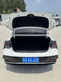 2023 Hyundai Elantra 1.5L CVT LUX Premium, белый — фото 15