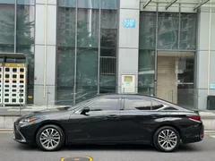 2022 Lexus ES 200 Excellence, чёрный — фото 2