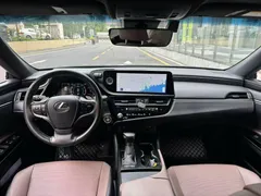 2022 Lexus ES 200 Excellence, чёрный — фото 6