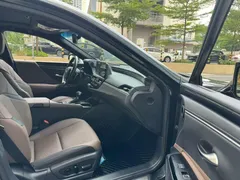 2022 Lexus ES 200 Excellence, чёрный — фото 7