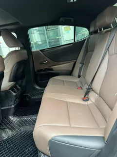2022 Lexus ES 200 Excellence, чёрный — фото 9