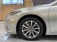 2022 Lexus ES 200 Excellence — фото 5