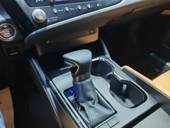 2022 Lexus ES 200 Excellence, чёрный — фото 12