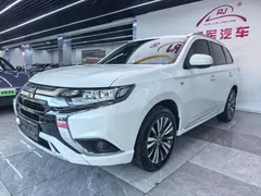 2021 Mitsubishi Outlander 2.0L 2WD 5 Seats, белый — фото 1