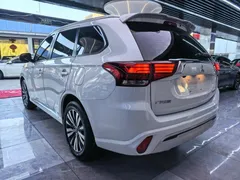 2021 Mitsubishi Outlander 2.0L 2WD 5 Seats, белый — фото 5