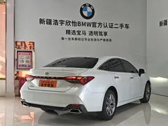 2021 Toyota Avalon 2.5L Luxury, белый — фото 4