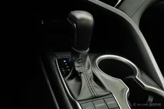2023 Toyota Camry 2.5G Luxury — фото 16
