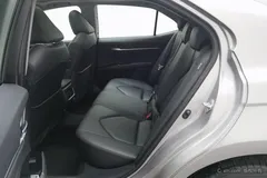 2023 Toyota Camry 2.5G Luxury — фото 18