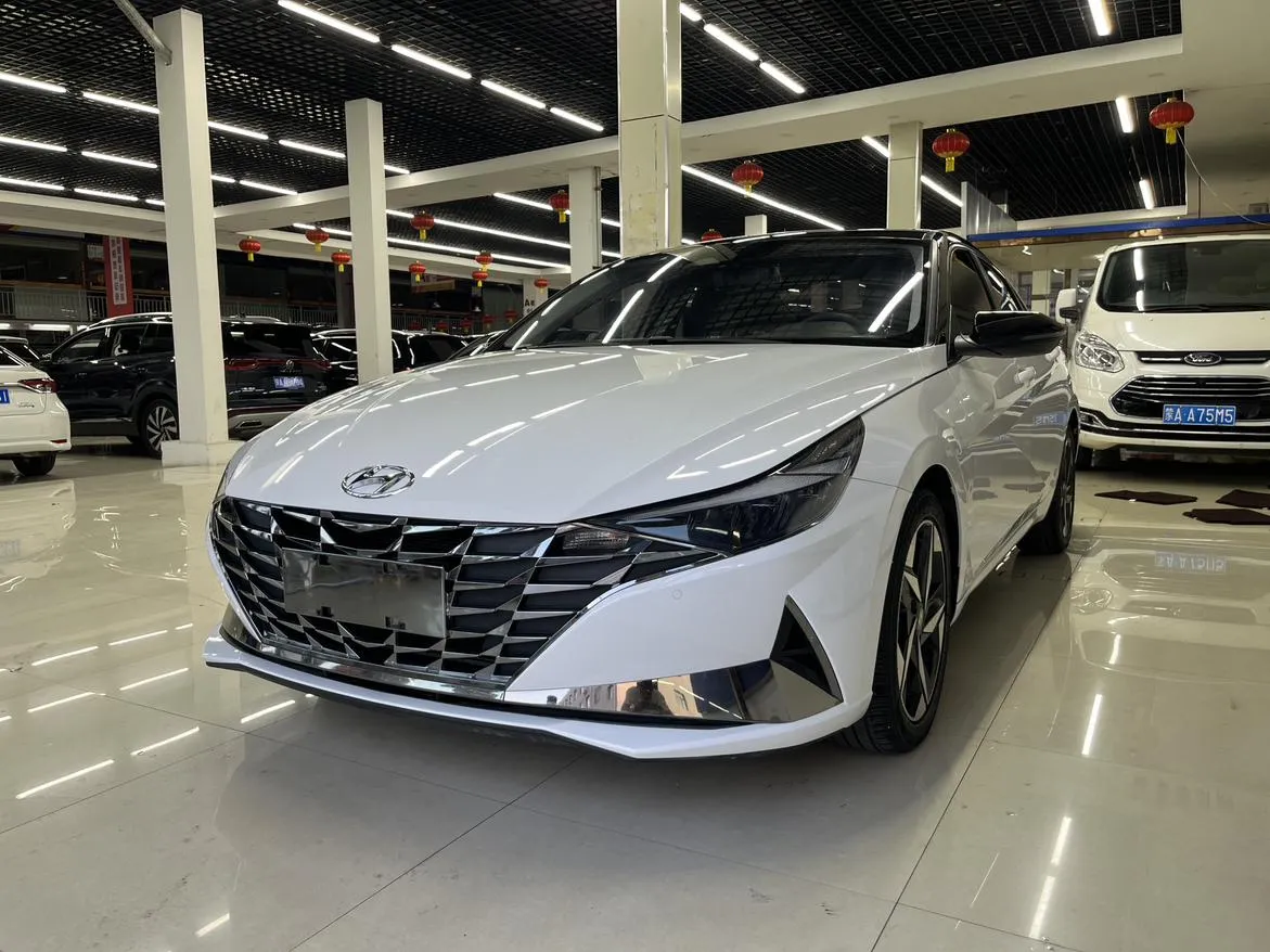 2023 Hyundai Elantra 1.5L CVT LUX Premium