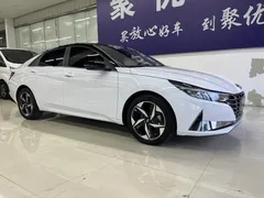 2023 Hyundai Elantra 1.5L CVT LUX Premium, белый — фото 3
