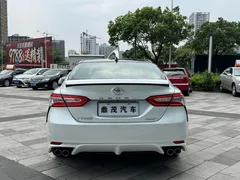 2021 Toyota Camry 2.5S Fashion, белый — фото 4