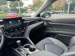2021 Toyota Camry 2.5S Fashion, белый — фото 18