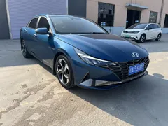2022 Hyundai Elantra 1.5L CVT LUX Premium, синий — фото 2