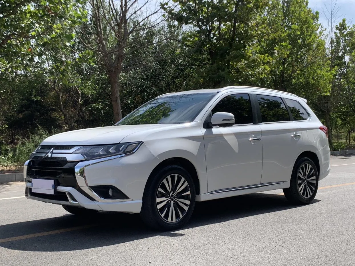 2021 Mitsubishi Outlander 2.4L 4WD 7-seat