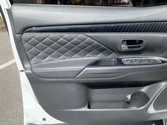 2021 Mitsubishi Outlander 2.4L 4WD 7-seat, белый — фото 6