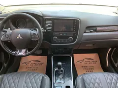 2021 Mitsubishi Outlander 2.4L 4WD 7-seat, белый — фото 7