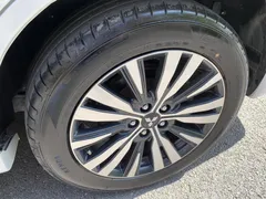 2021 Mitsubishi Outlander 2.4L 4WD 7-seat, белый — фото 16