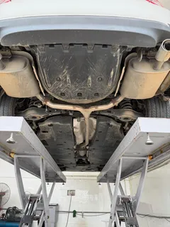 2021 Toyota Camry 2.5G Luxury, белый — фото 12