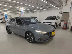 2022 Hyundai Elantra 1.5L CVT LUX Premium — фото 3