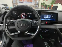 2022 Hyundai Elantra 1.5L CVT LUX Premium — фото 5