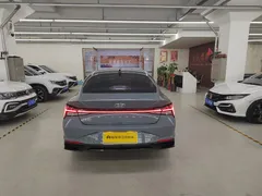 2022 Hyundai Elantra 1.5L CVT LUX Premium — фото 11