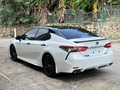 2023 Toyota Camry 2.0S Knight, белый — фото 2